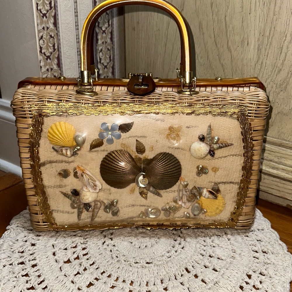☀️🐚BOGO 1/2 🐚VTG 1950's Wicker Purse Lucite Handles VLV - Picture 2 of 16
